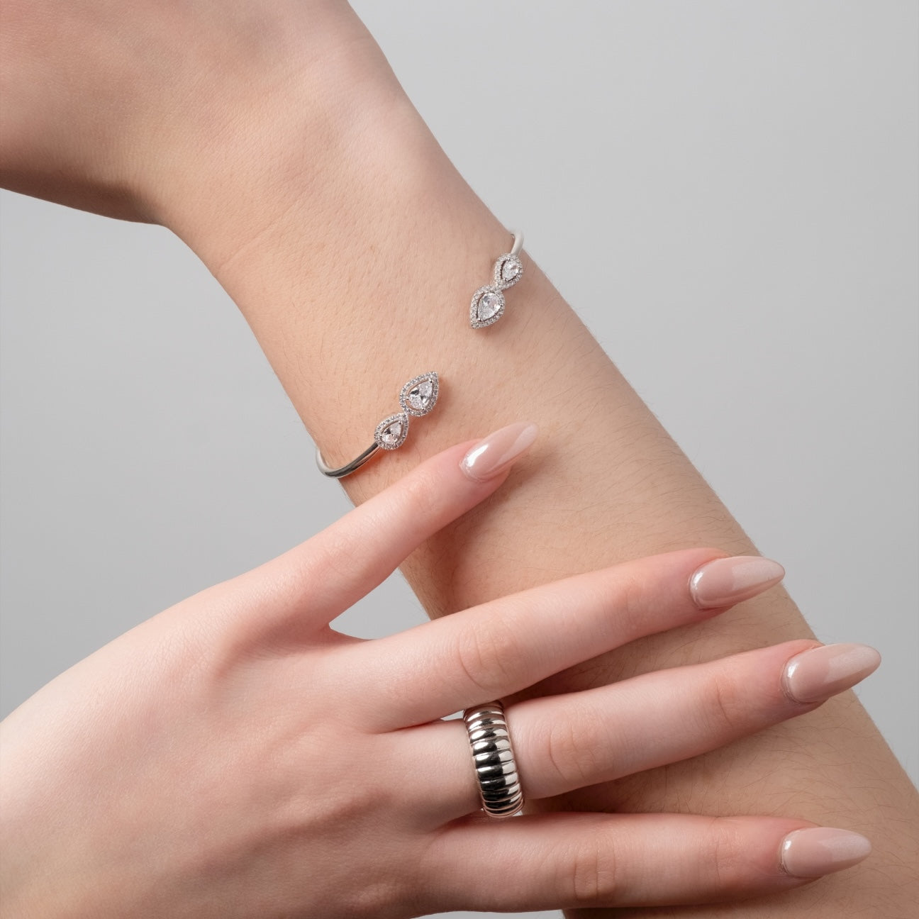 DOUBLE PEAR BRACELET