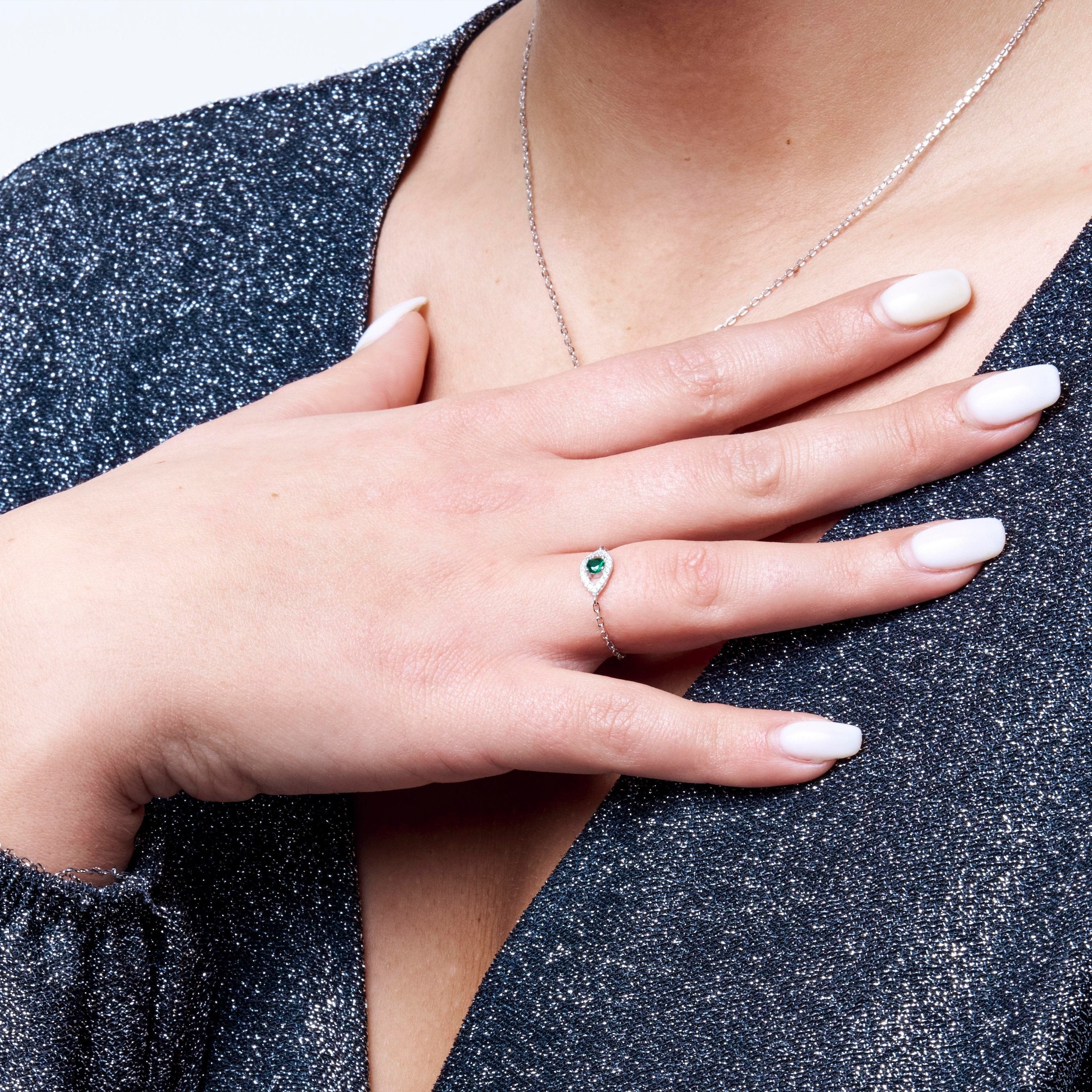 ANILLO DE CADENA CON OJOS
